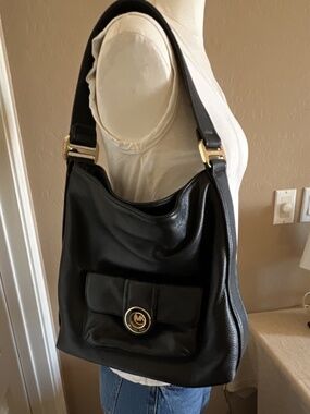 Michael Kors Pebbled Shoulder Bag Black Gold Hardware Logo Accent